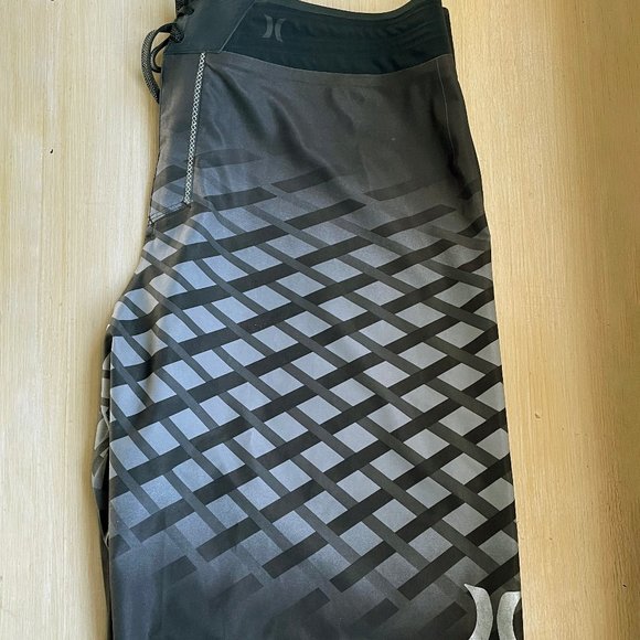 Hurley Mens Boardshorts 32 x 19" Length Phantom Surf Trunks Performance Surfing - Picture 4 of 13